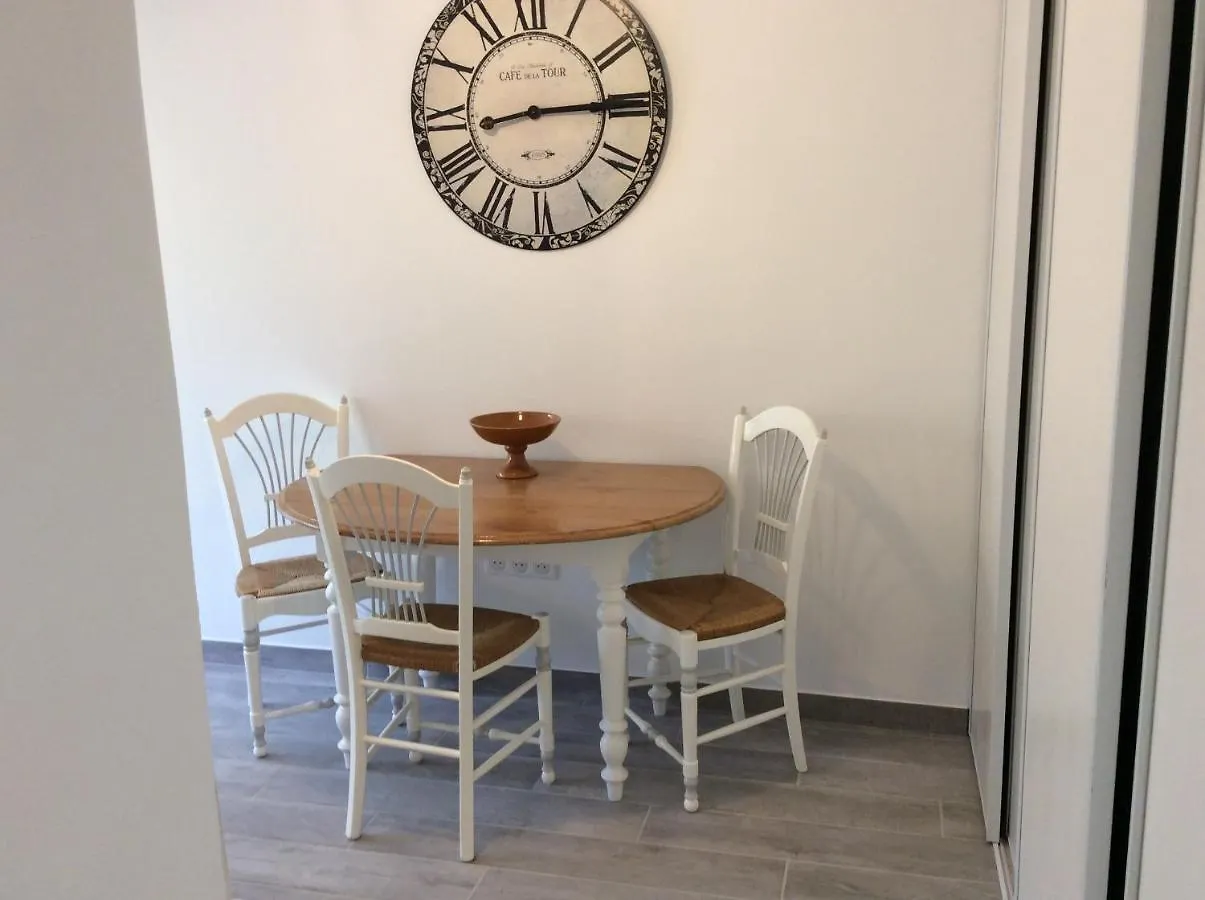 Le Cottage des Mésanges Villefranche-de-Rouergue 0*,  Francia